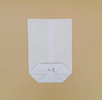 Papietüte mit Kreuboden für Popcorn in weiss