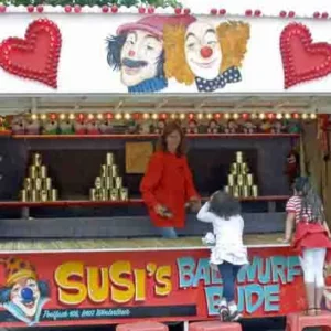 Büchsenwerfwagen Susis Ballwurfbude