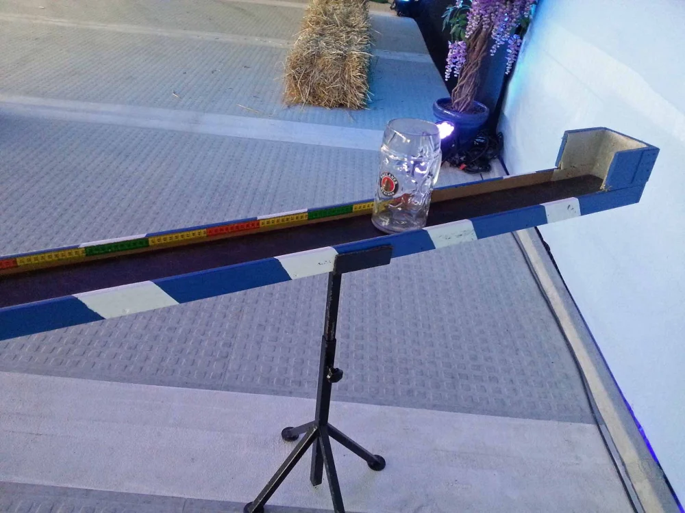 Bierhumpen- / Masskrugschieben