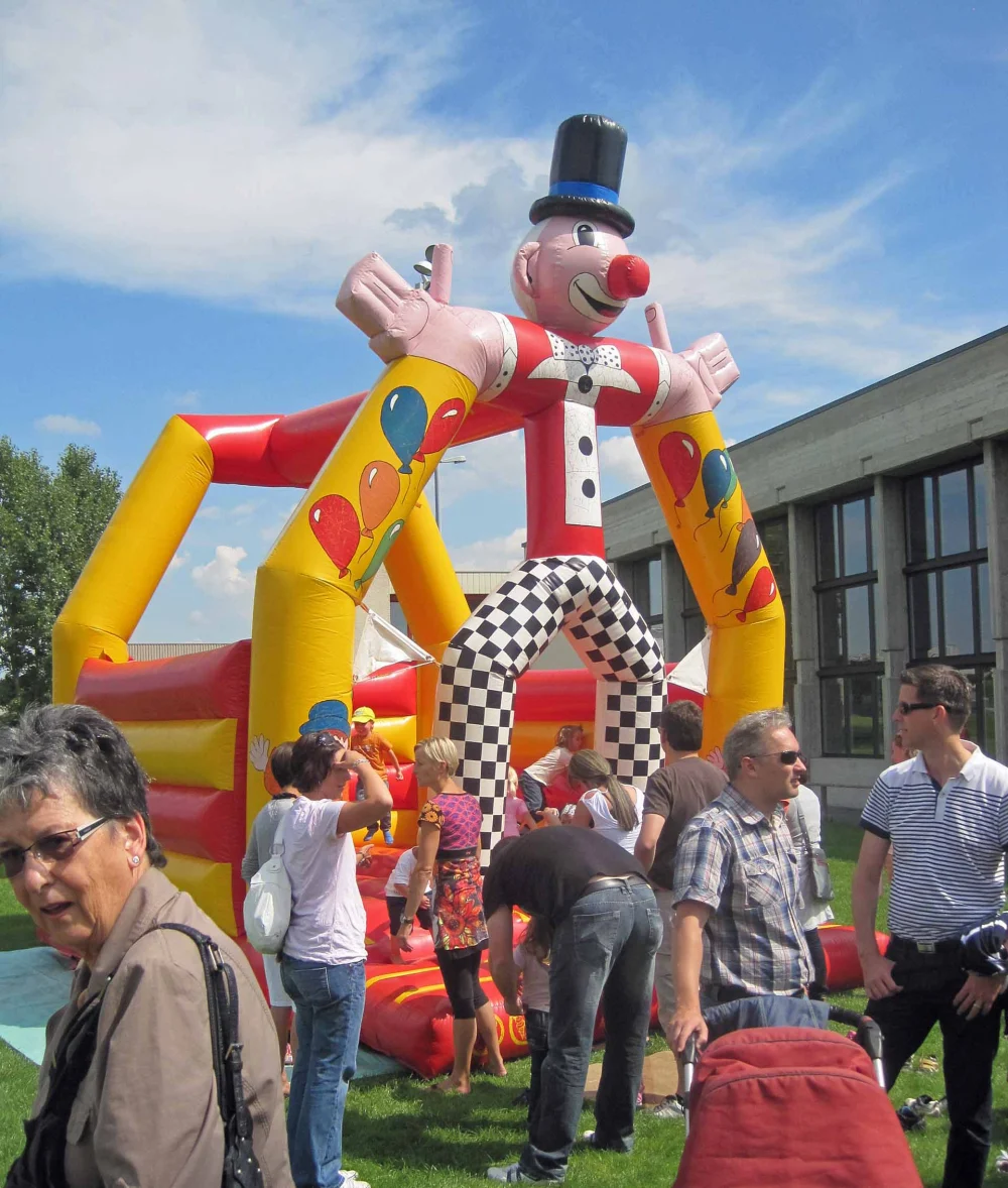Hüpfburg Clown