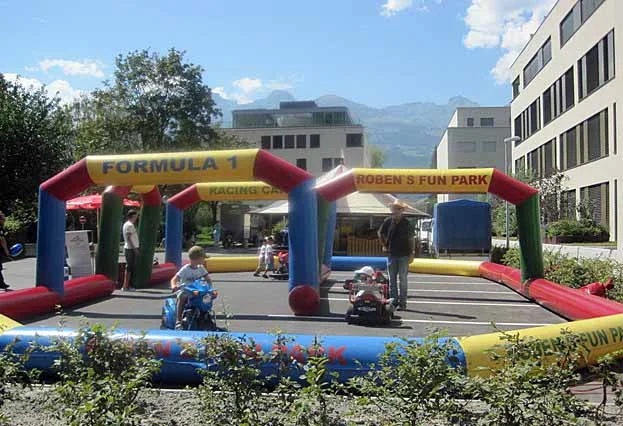 F1 Kinder Racingpiste inkl. 4 Fahrzeuge