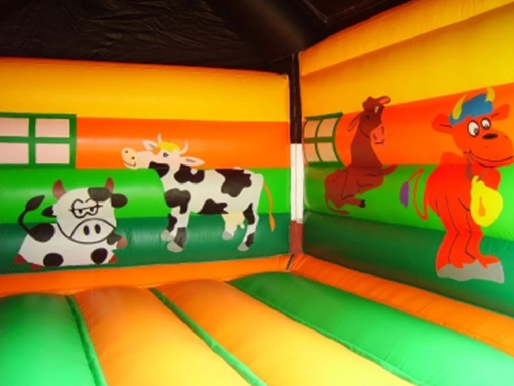 Hüpfburg Kuh