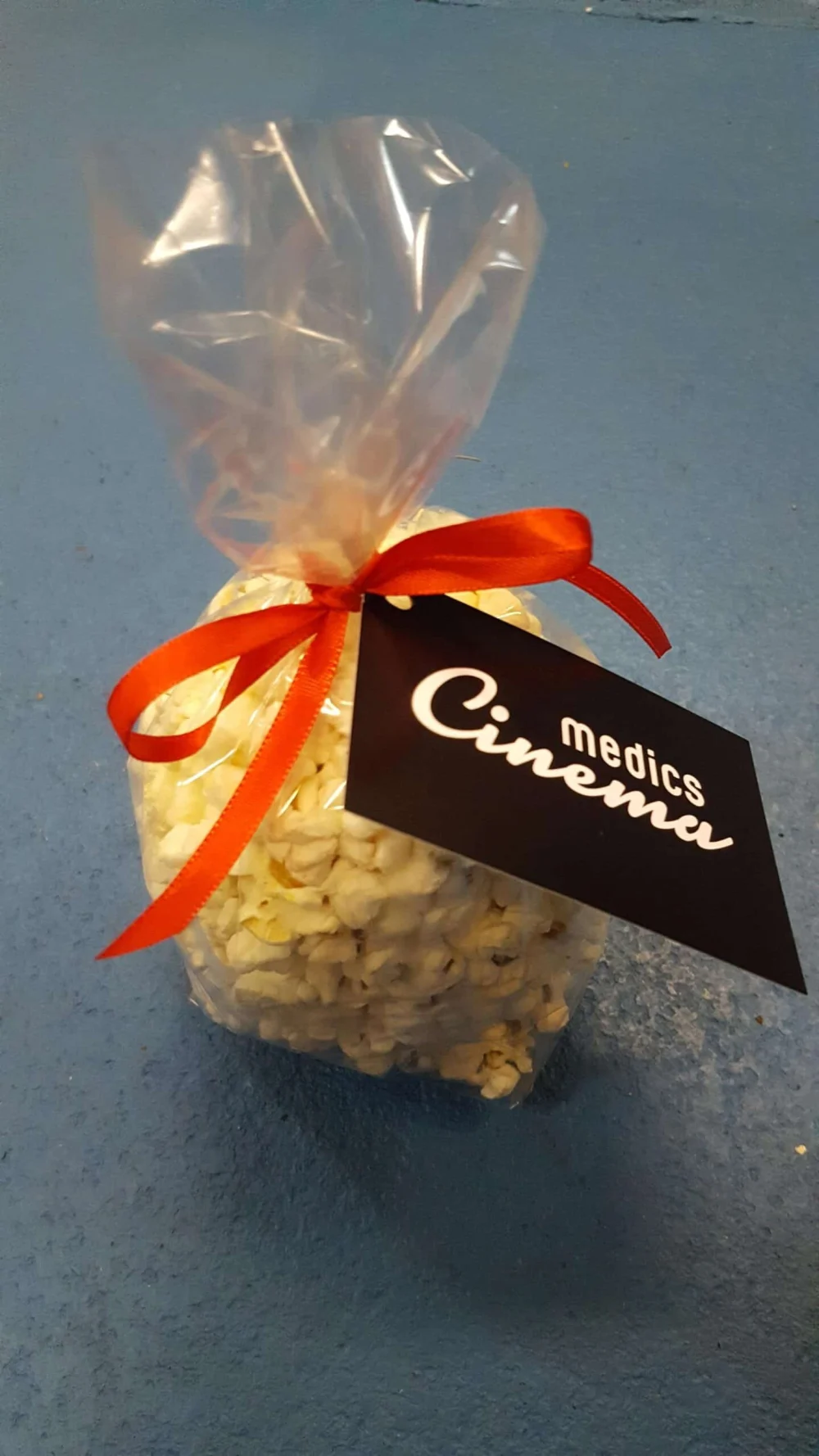 Popcorn abgepackt in transparenten Tüten