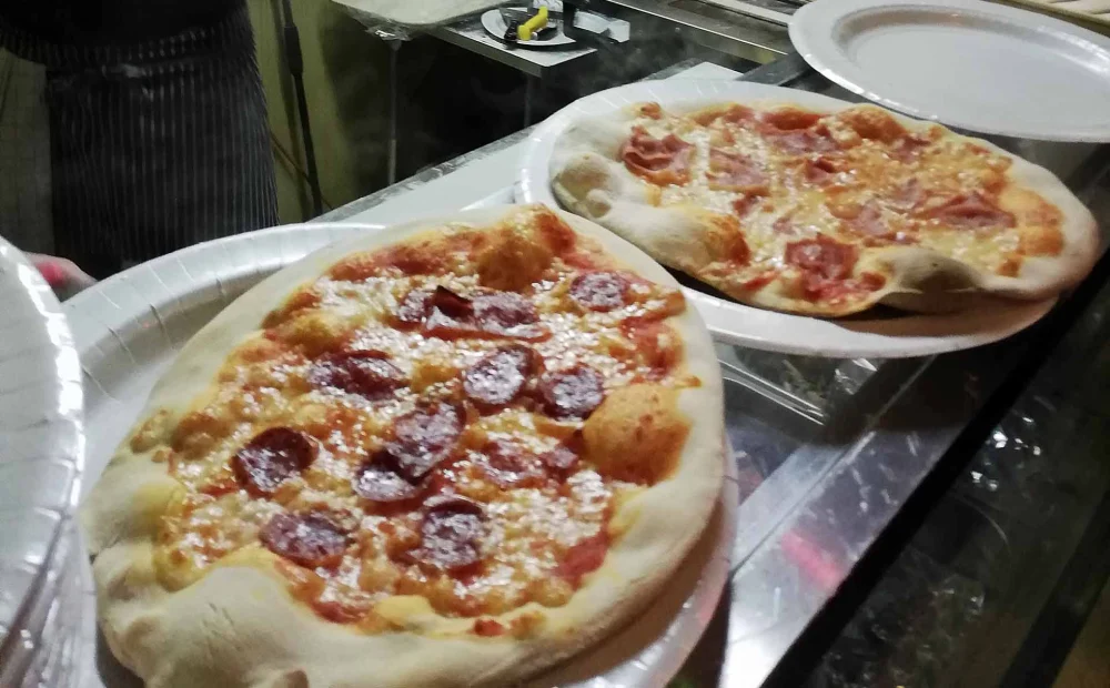 Holzofen-Pizza  Catering