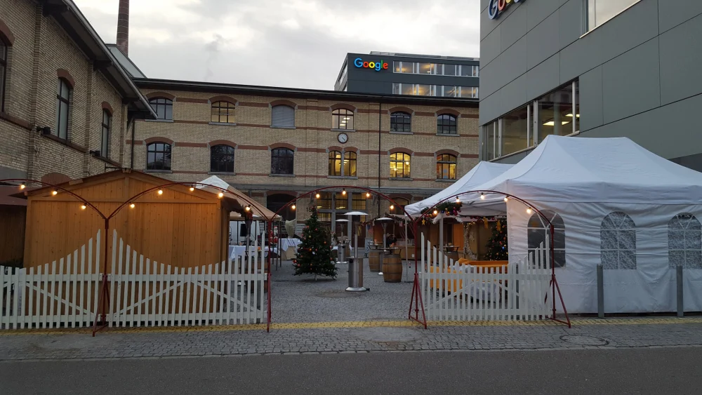 Zaun-Zirkus inkl. Lichterkette