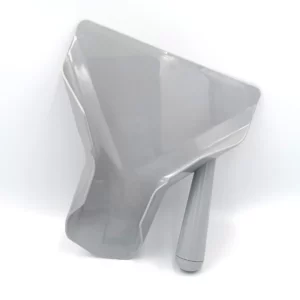Graue Popcornschaufel aus lebensmittelechtem Kunststoff mit ergonomischem Griff – ideal für sauberes Portionieren.